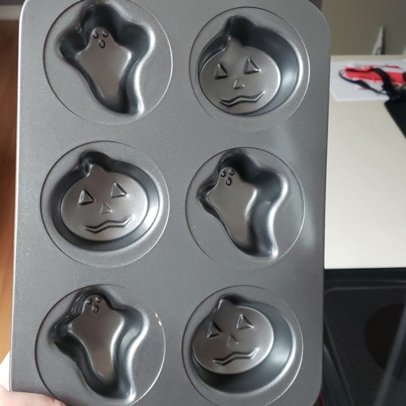 Wilton Other - Wilton cake pan